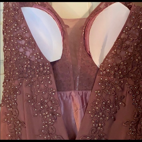 Used once mauve prom dress. Size 7 Juniors. - Picture 4 of 6